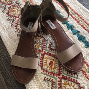 Steve Madden Sandals Size 10